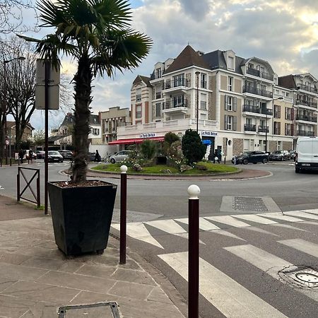 Studio Spacieux 4 Personnes Avec Terrasse Privee & Bureau - Gare A 4Min, Paris En 30Min Villiers-sur-Marne Esterno foto