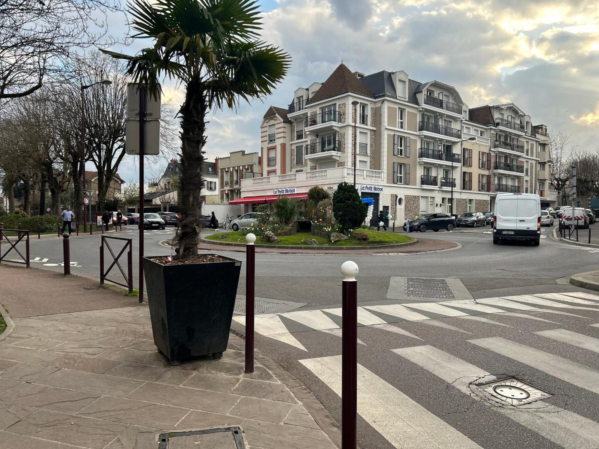 Studio Spacieux 4 Personnes Avec Terrasse Privee & Bureau - Gare A 4Min, Paris En 30Min Villiers-sur-Marne Esterno foto